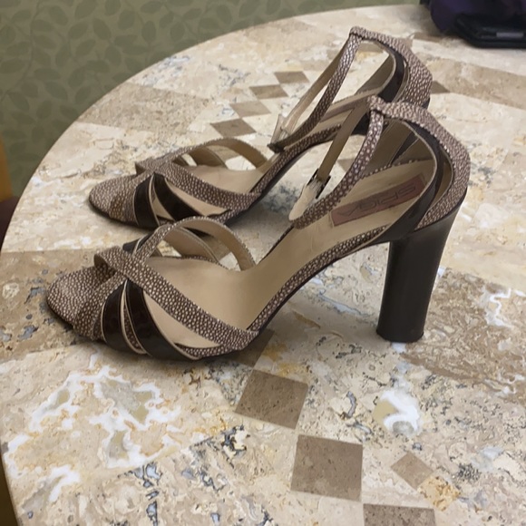 Via Spiga , 4” stack heel, sandal, size 8 1/2, ankle strap - Picture 3 of 4